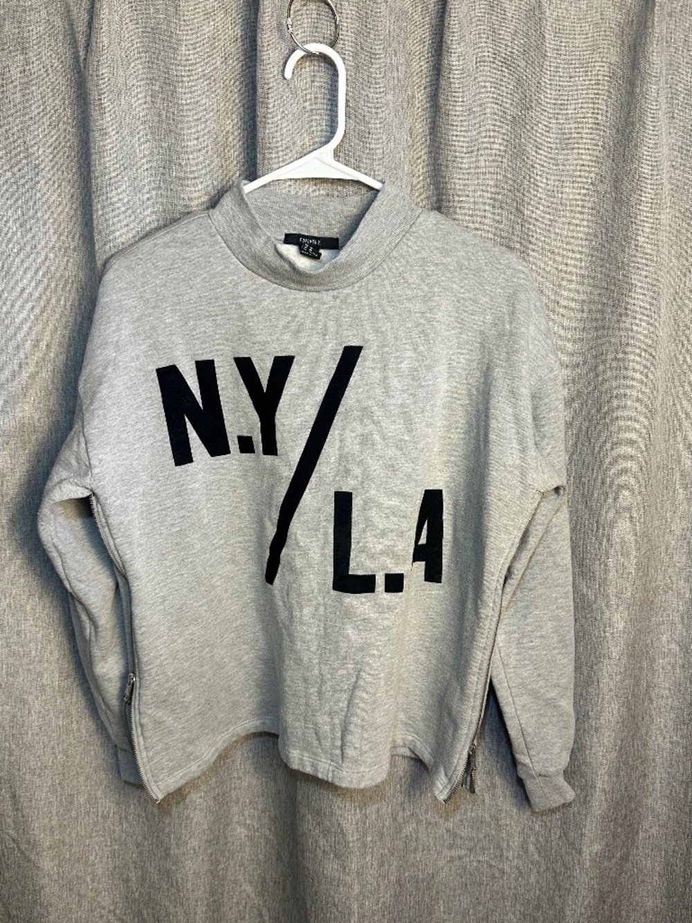 Forever 21 N.Y. / L.A. Mock Neck Side-Zip Graphic Sweatshirt - Medium
